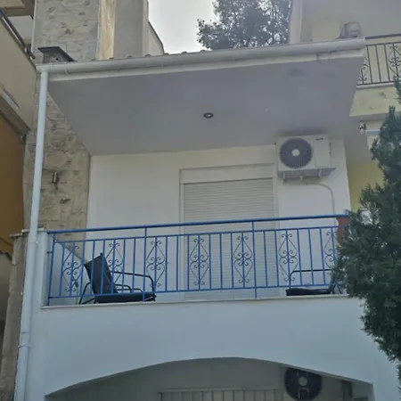 N&b Apartment Siviri